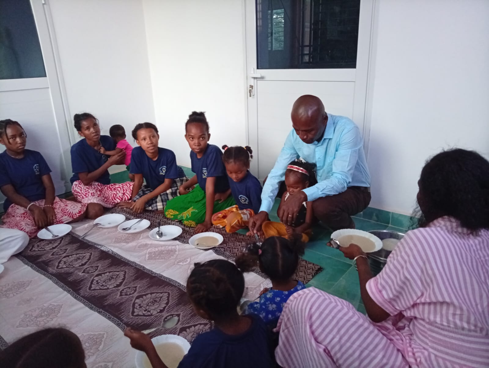 Accompagnement des enfants pendant le repas